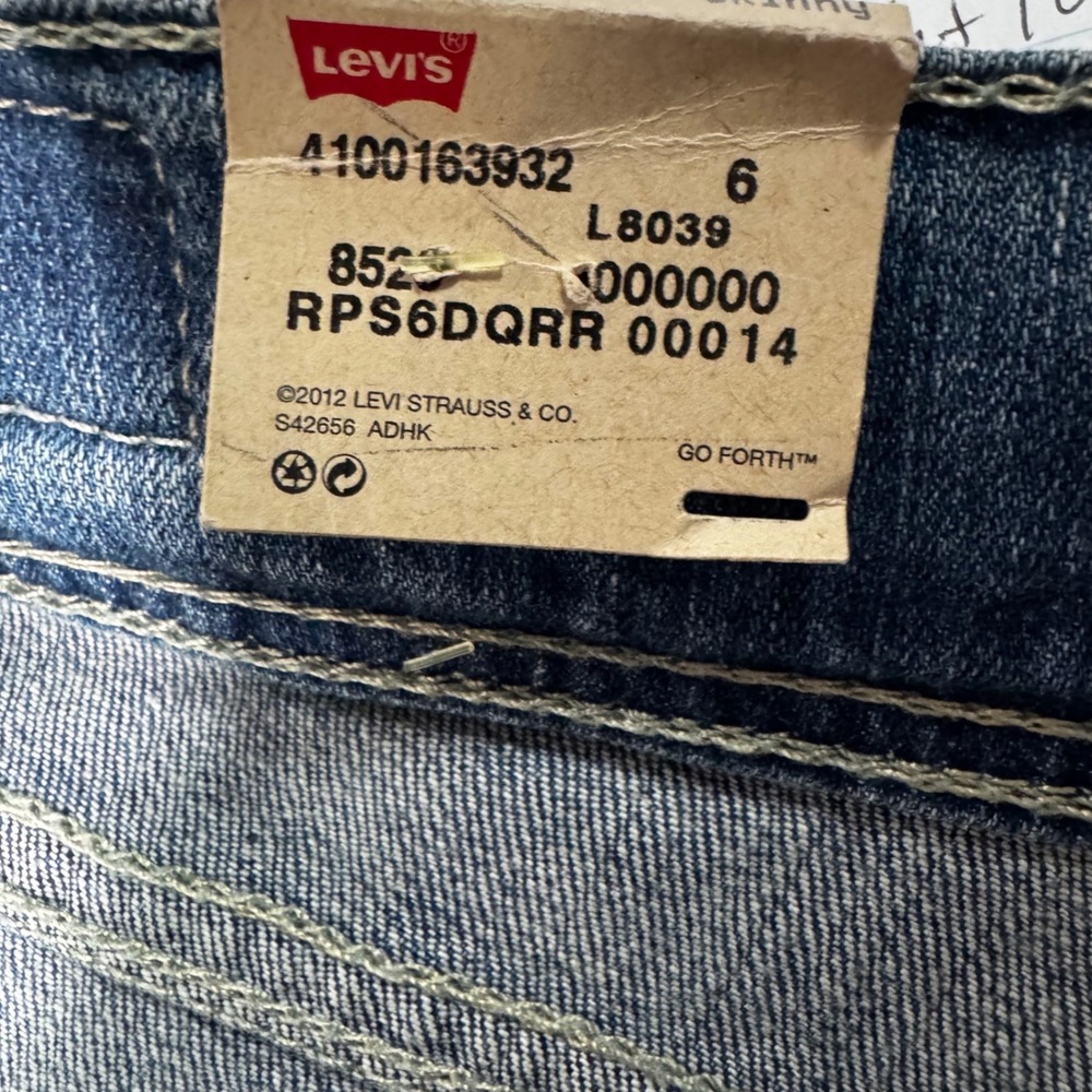 Levis 524 Too Superlow Bootcut Skinny Jeans Blue Denim Ultra Low Rise Size 6 NEW - Picture 2 of 9